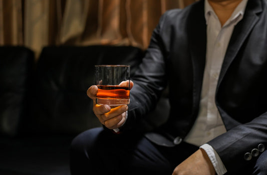 Günümüzde Yüksek Kaliteli Bir Viski Bardağını Ne Oluşturur?